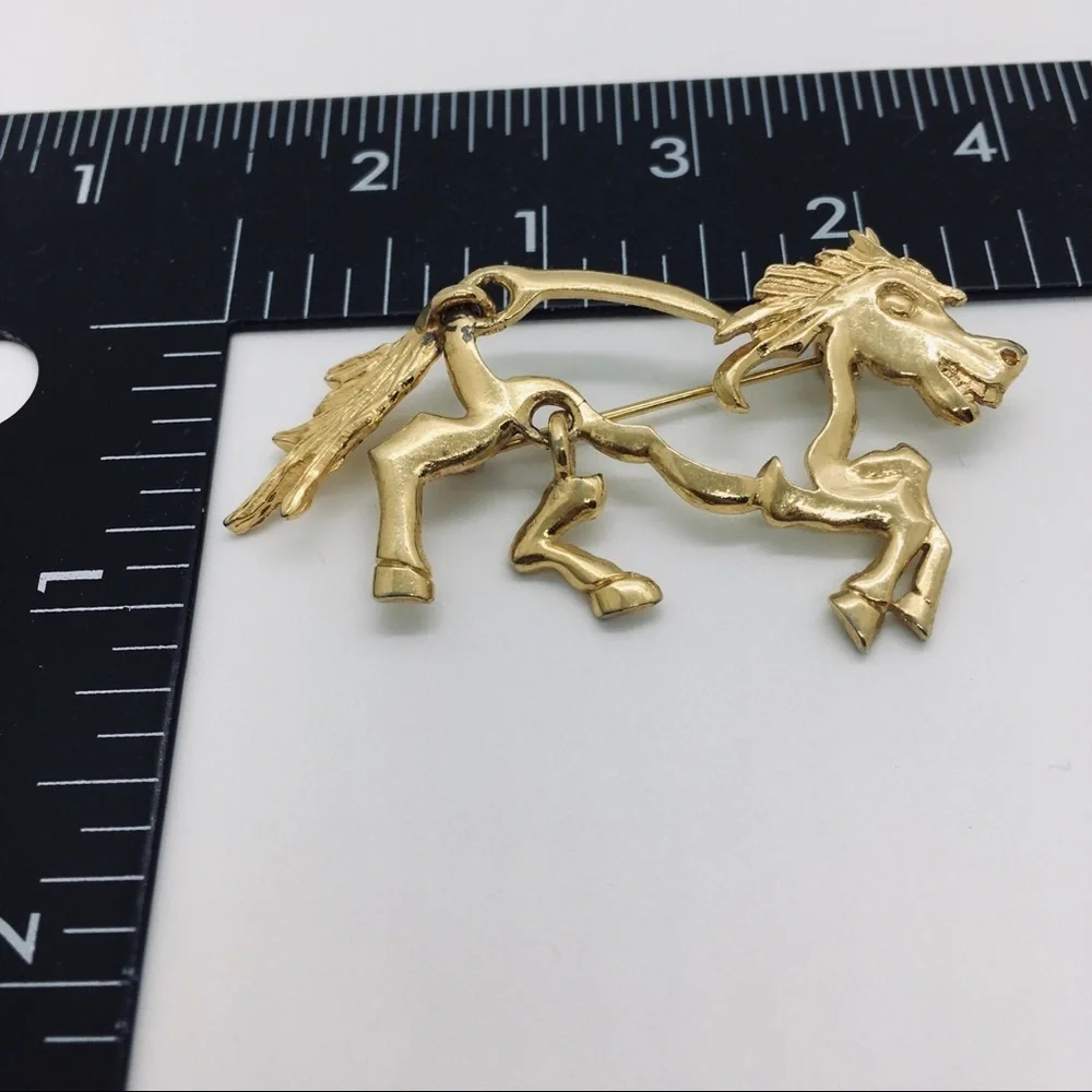 KK/ED Horse Brooch Vintage Goldtone Pin